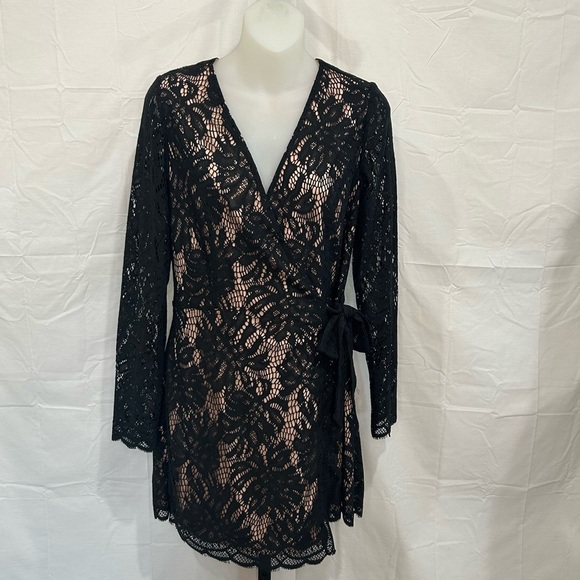 Lilly Pulitzer Black Tiki Wrap Romper - Picture 2 of 6